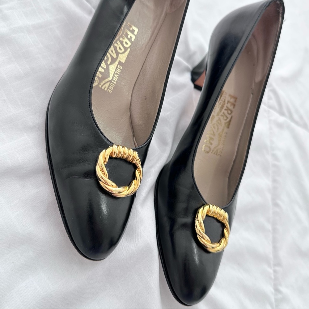 Salvatore Ferragamo 7.5 AAA Classic Leather Pump